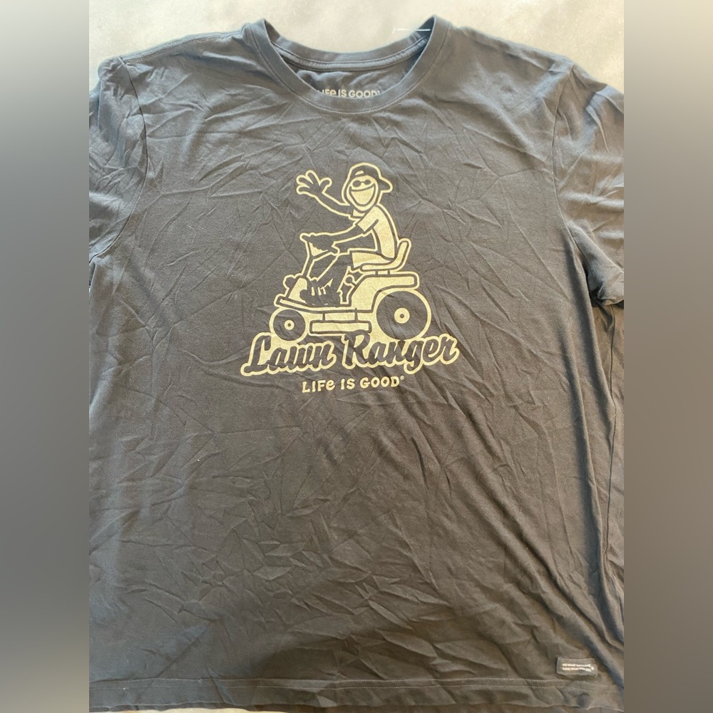 Life Is Good Men’s XL Short Sleeve Top, Great Condition! Only worn Once!